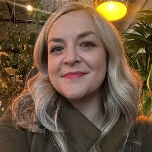 Meet your Posher, Casey